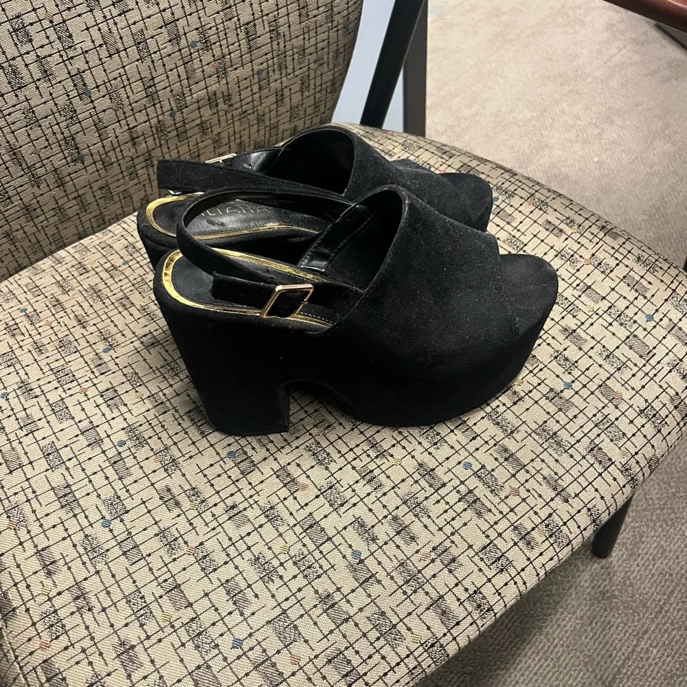 Platform Heels - Picture 4 of 6